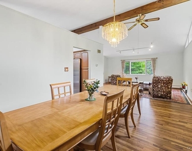 60 Smith Hill Road - Photo Thumbnail 5