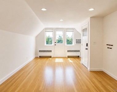 545 E Park Avenue - Photo Thumbnail 7