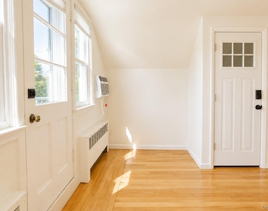545 E Park Avenue - Photo Thumbnail 10