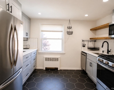545 E Park Avenue - Photo Thumbnail 13