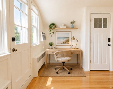 545 E Park Avenue - Photo Thumbnail 9
