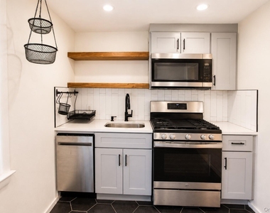 545 E Park Avenue - Photo Thumbnail 12