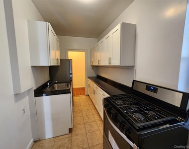 77-20 Austin Street - Photo Thumbnail 4