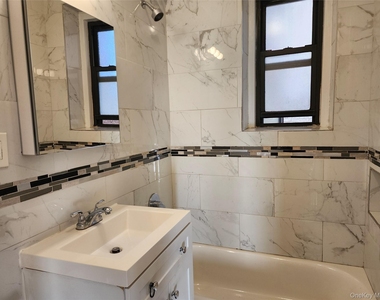 77-20 Austin Street - Photo Thumbnail 12