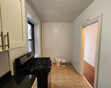 77-20 Austin Street - Photo Thumbnail 5