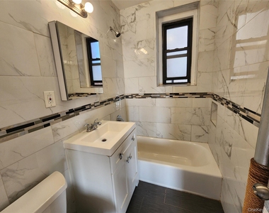 77-20 Austin Street - Photo Thumbnail 13