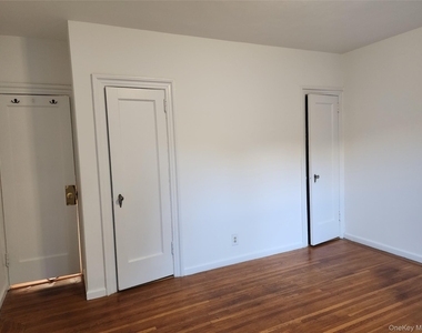 77-20 Austin Street - Photo Thumbnail 15