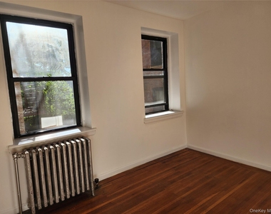 77-20 Austin Street - Photo Thumbnail 7