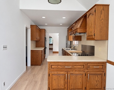 72 Primrose Avenue - Photo Thumbnail 7