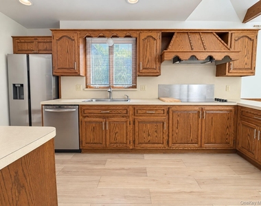 72 Primrose Avenue - Photo Thumbnail 6