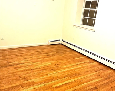 82-81 88th Pl - Photo Thumbnail 8