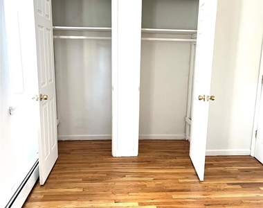 82-81 88th Pl - Photo Thumbnail 1