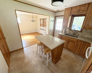 648 Dogwood Avenue - Photo Thumbnail 7