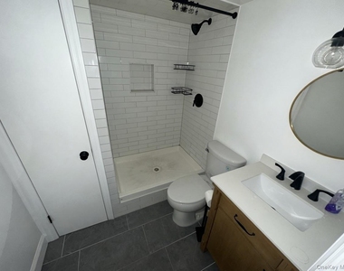 648 Dogwood Avenue - Photo Thumbnail 10