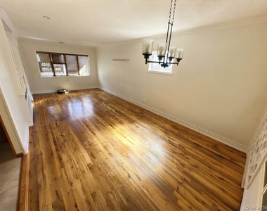 648 Dogwood Avenue - Photo Thumbnail 4