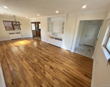 648 Dogwood Avenue - Photo Thumbnail 3