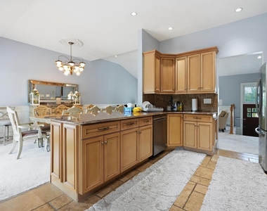 47 Orange Dr - Photo Thumbnail 10