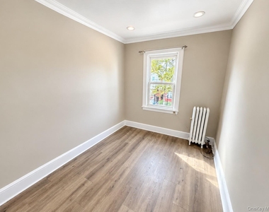 9717 81st Street - Photo Thumbnail 2