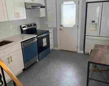 82 Barnyard Ln - Photo Thumbnail 6