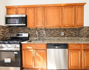 585 Mclean Avenue - Photo Thumbnail 4