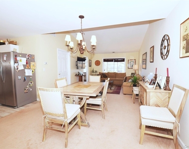 822 Portofino Place - Photo Thumbnail 7