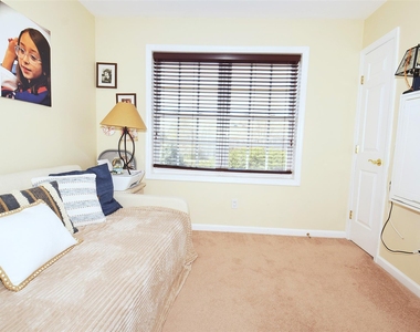 822 Portofino Place - Photo Thumbnail 11