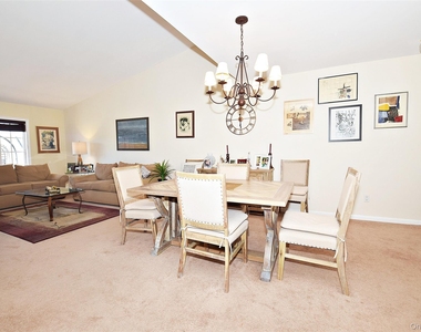 822 Portofino Place - Photo Thumbnail 8