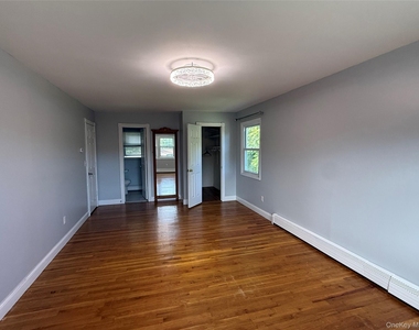 3123 Douglas Drive - Photo Thumbnail 12