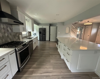 3123 Douglas Drive - Photo Thumbnail 7