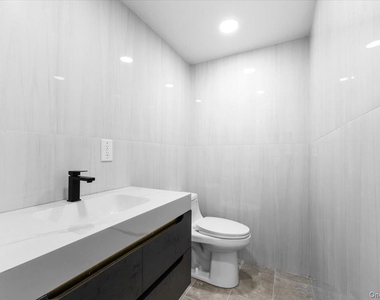 19 Gilchrest Road - Photo Thumbnail 5