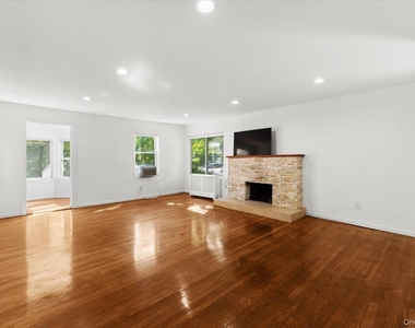 19 Gilchrest Road - Photo Thumbnail 3