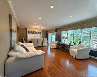 17 Renee Place - Photo Thumbnail 5