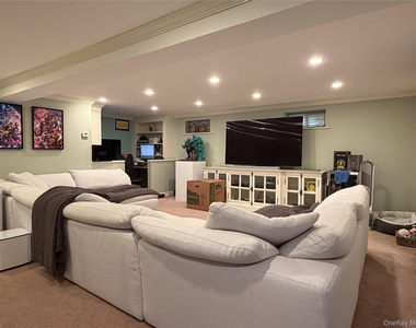 17 Renee Place - Photo Thumbnail 9