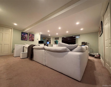 17 Renee Place - Photo Thumbnail 10