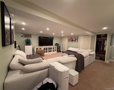 17 Renee Place - Photo Thumbnail 8