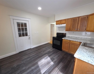 16 Gray Street - Photo Thumbnail 3