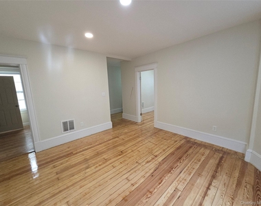 16 Gray Street - Photo Thumbnail 2