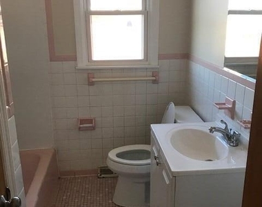 7 Derry Lane - Photo Thumbnail 4