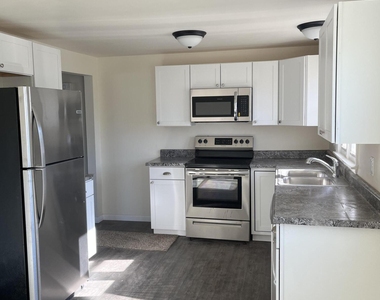 7 Bayberry Drive - Photo Thumbnail 4