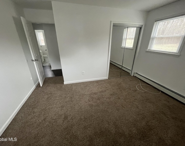 11-21 Ashdown Road - Photo Thumbnail 16