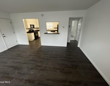11-21 Ashdown Road - Photo Thumbnail 8