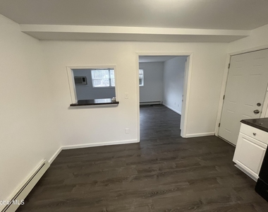11-21 Ashdown Road - Photo Thumbnail 4