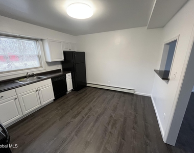 11-21 Ashdown Road - Photo Thumbnail 2