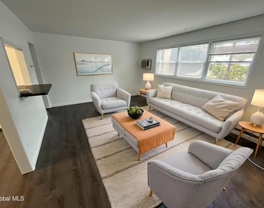 11-21 Ashdown Road - Photo Thumbnail 9