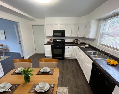 11-21 Ashdown Road - Photo Thumbnail 5