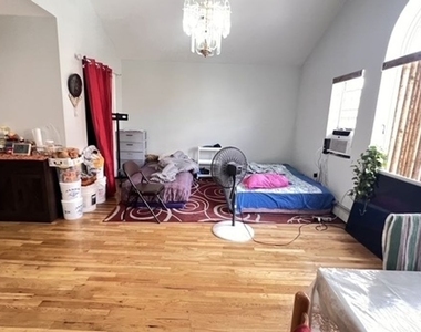 2810 Beverley Road - Photo Thumbnail 4