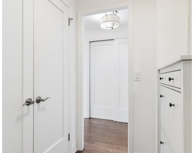 200 E 27th Street - Photo Thumbnail 3