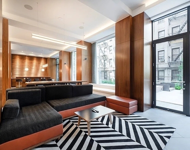 250 East Houston Street - Photo Thumbnail 15