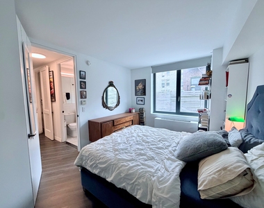 250 East Houston Street - Photo Thumbnail 7