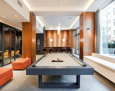 250 East Houston Street - Photo Thumbnail 16